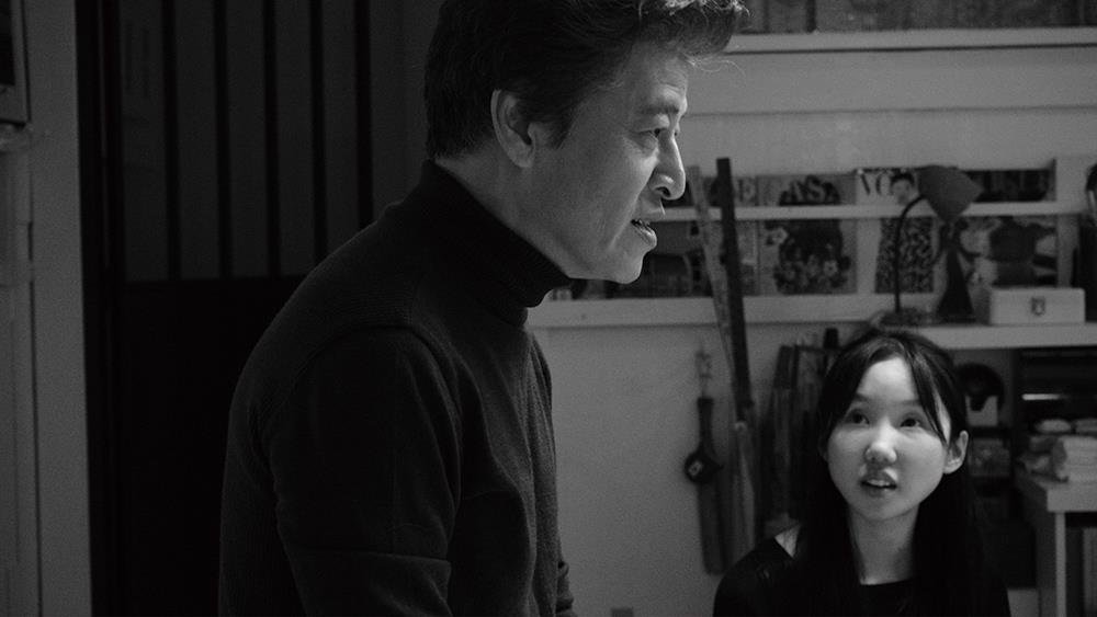 (Movie Review) In 'Walk Up', Hong Sang-soo unfolds metaphors of life in four-story building
