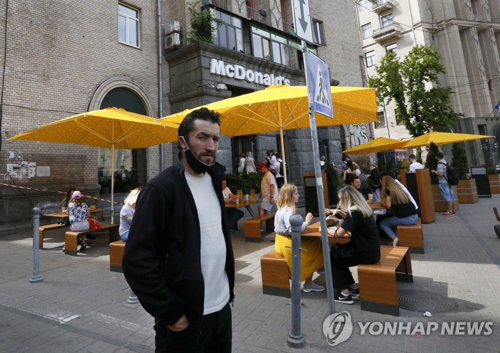맥도날드, 우크라이나 매장 폐쇄 6개월 만에 '재개'