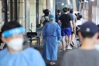 韓国の新規コロナ感染者１２．５万人　重症者・死者が急増