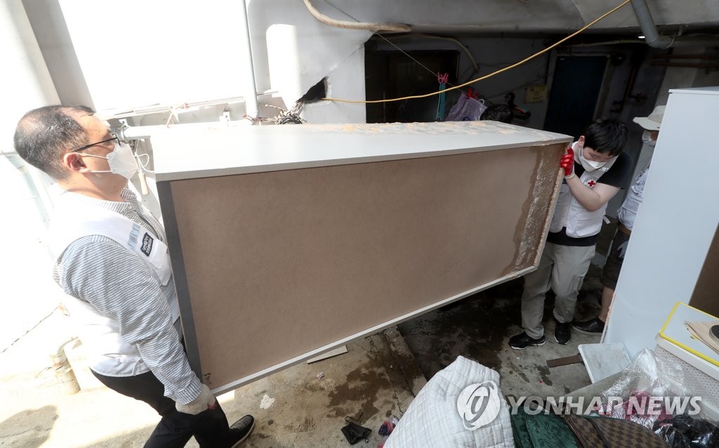 지난해 여름 침수피해가 발생한 인천 반지하 주택