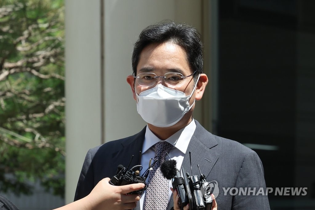 El heredero de Samsung recibe un indulto especial presidencial