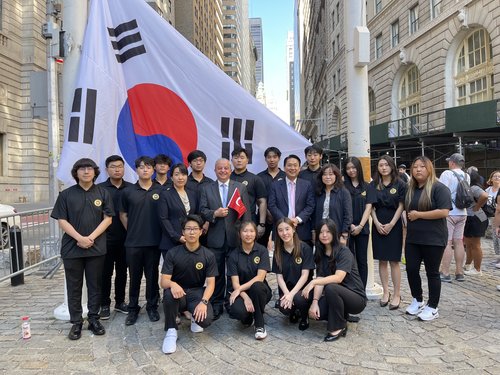 S. Korean nat'l flag on Wall Street
