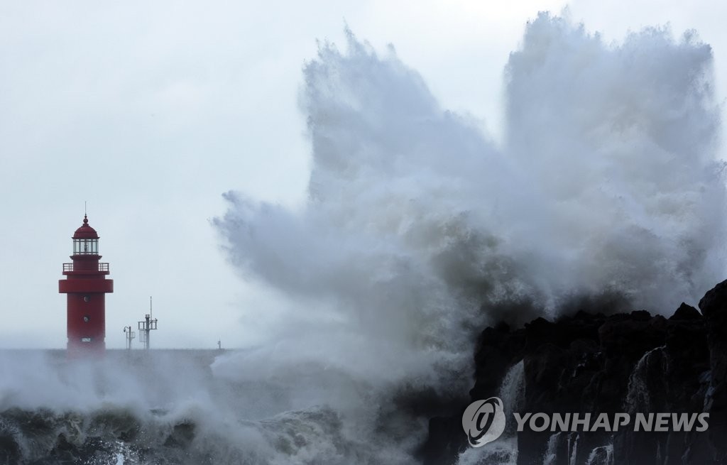 台風１１号が南部・済州島に接近　島全域に警報発令＝韓国