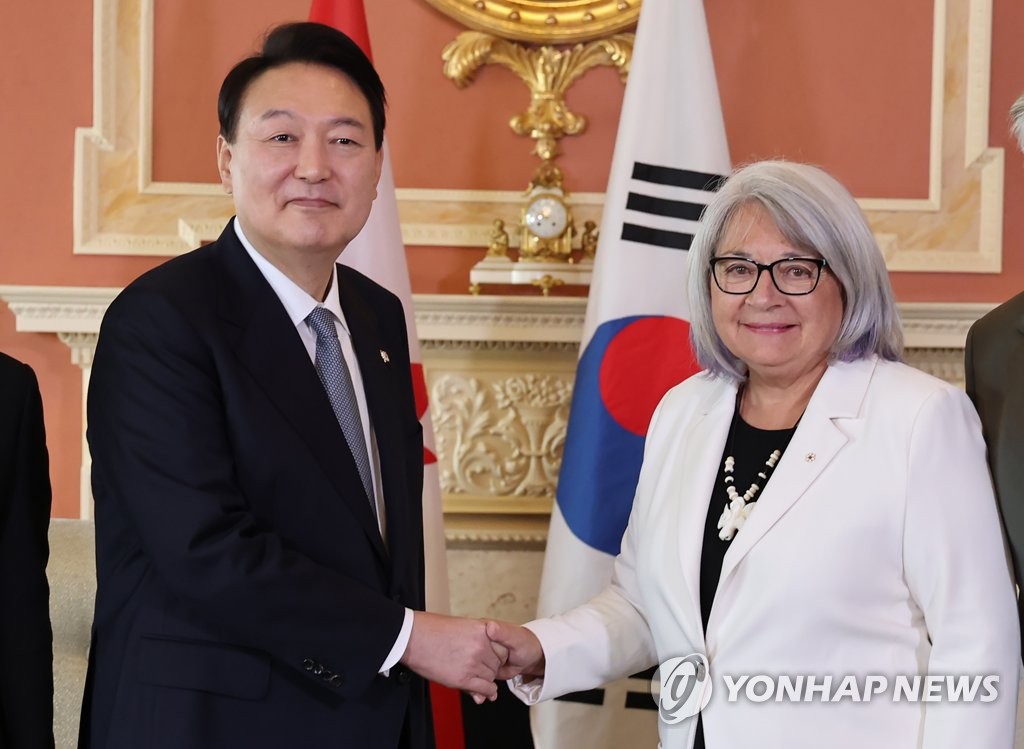 Yoon meets Canadian governor general