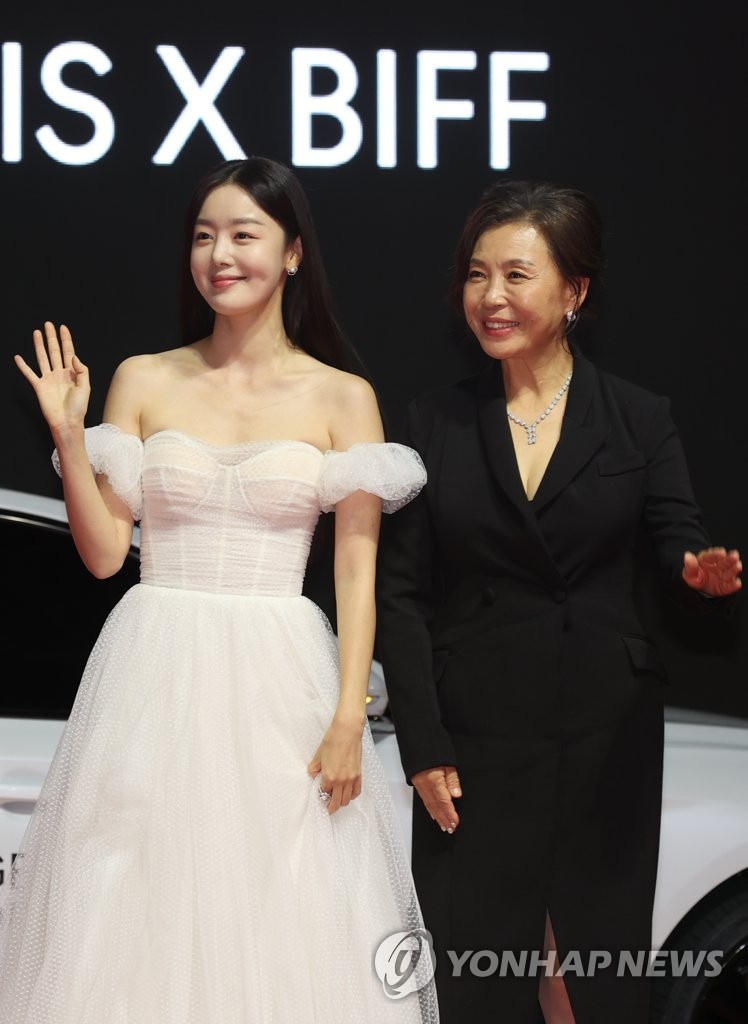 الممثلة «هان سيون-هوا» تشارك في مهرجان «بوسان» السينمائي الدولي