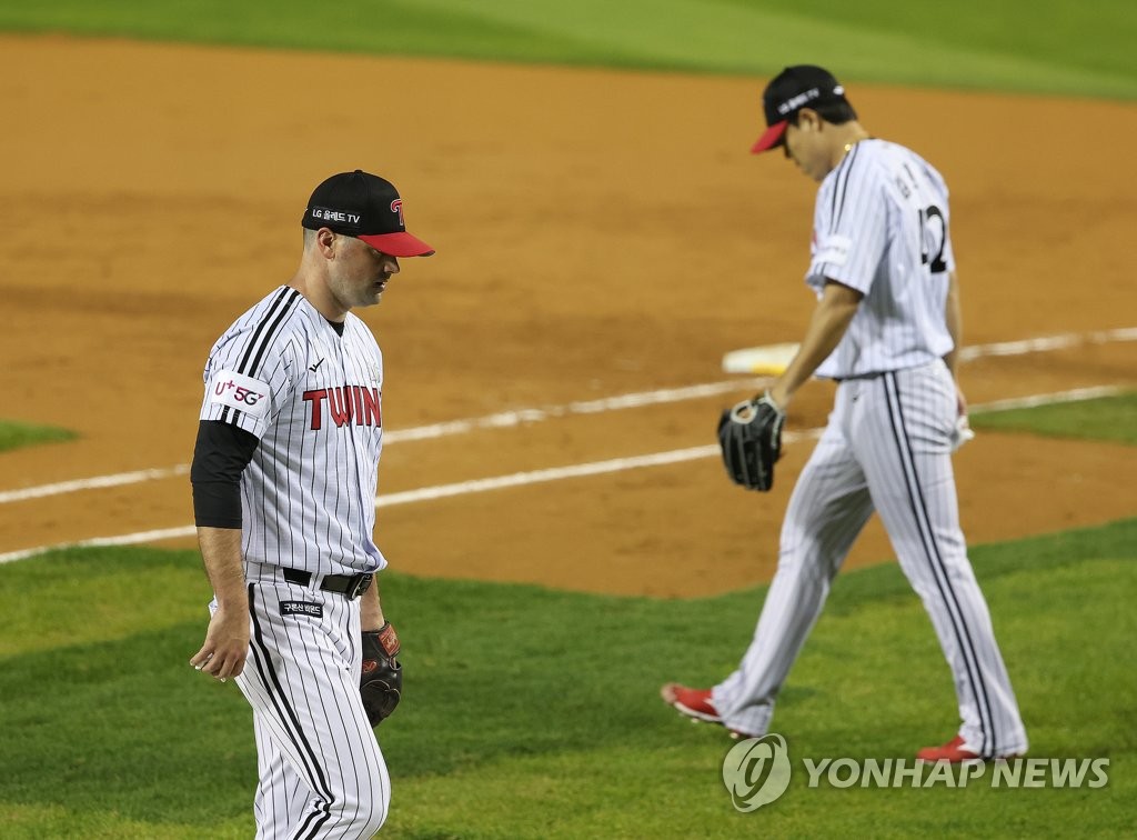 Pitcher denies physical problems after rough KBO postseason outing