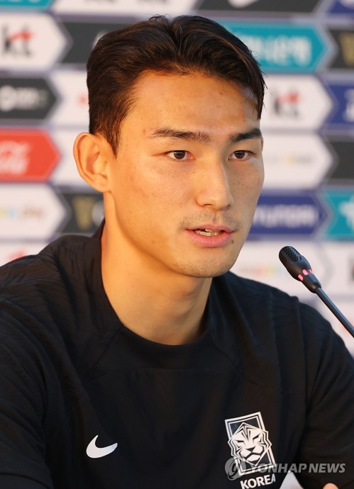 Cho Yu-min of South Korea speaks at a press conference before a training session for the FIFA World Cup at Al Egla Training Site in Doha on Nov. 21, 2022. (Yonhap)
