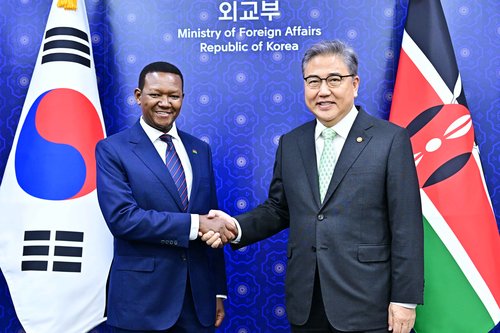 Les diplomates de la Corée du Sud et du Kenya discutent de la coopération économique
