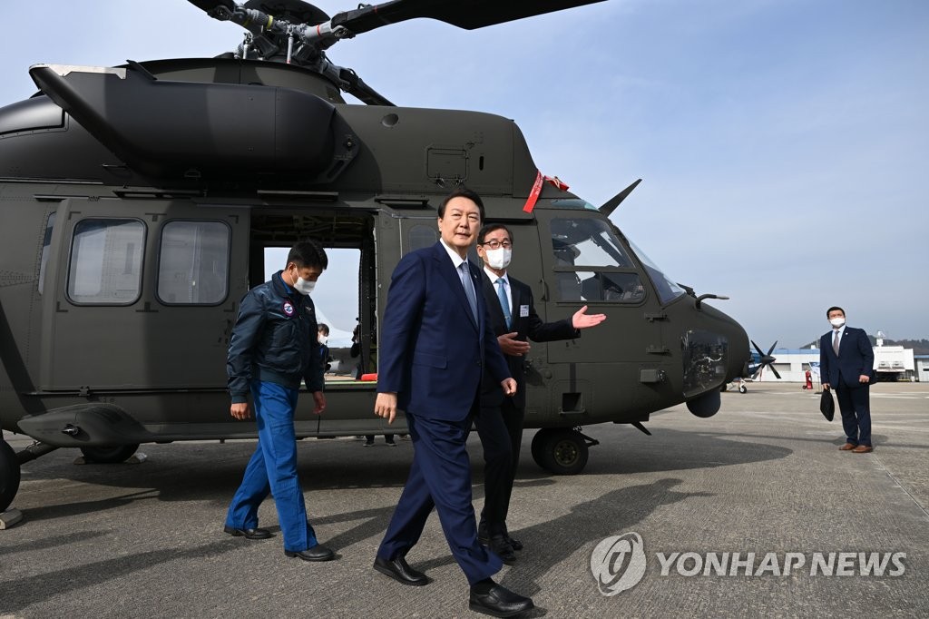 한국항공우주산업 방문한 윤석열 대통령