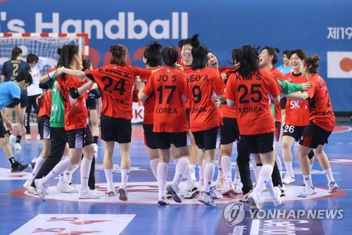 한국 여자핸드볼, 일본에 대역전승…아시아선수권 6회 연속 우승