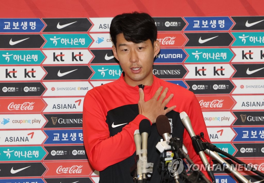 South Korea captain Son Heung-min speaks to reporters at Incheon International Airport, just west of Seoul, after returning home from the FIFA World Cup in Qatar on Dec. 7, 2022. (Yonhap)