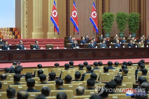 الزعيم كيم جونغ-أون يشارك في فعاليات احتفال كوريا الشمالية بذكرى إصدار دستورها الاشتراكي