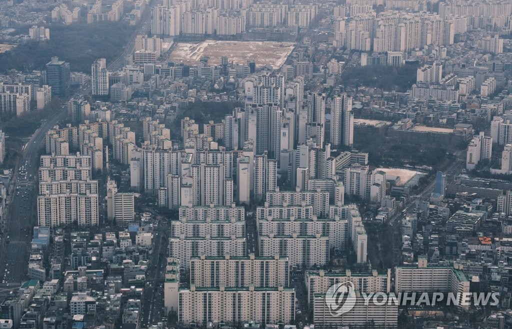 롯데월드타워 서울스카이 전망대에서 바라본 서울 시내 아파트 모습