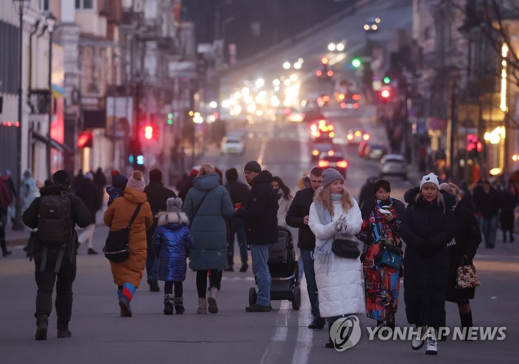 성탄절 만끽하는 키이우 시민들