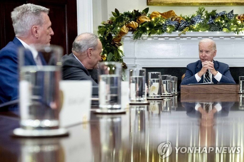 바이든 美대통령·하원의장, 내달 1일 부채한도 상향 논의