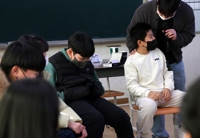 [마스크 해제] 전북교육청, 학교 실내마스크 착용 '자율'…통학버스는 의무
