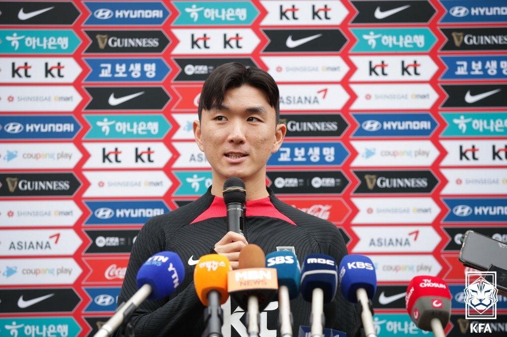 인터뷰하는 황인범