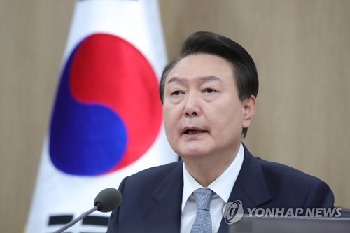 (AMPLIACIÓN) Yoon insta a una revelación completa de las violaciones de DD. HH. de Corea del Norte