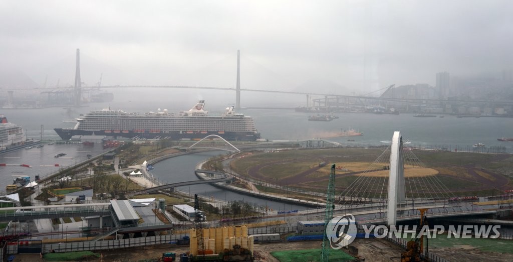 북항야구장 건립 후보지로 거론되는 부산 북항 랜드마크 부지
