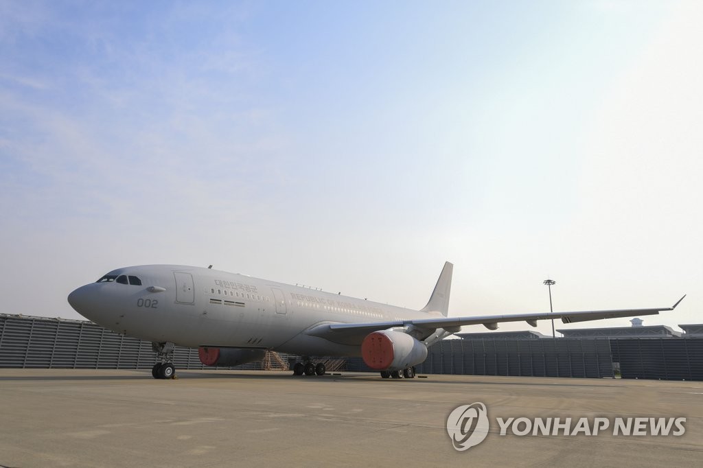 활주로에 대기 중인 공군 KC-330 공중급유기 | 연합뉴스