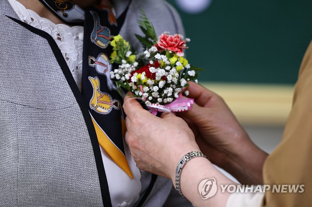[샷!] "제자 이름 듣고 곤란해하는 선생님도…"