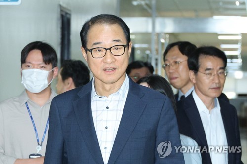 검찰, '돈봉투' 이성만 구속영장