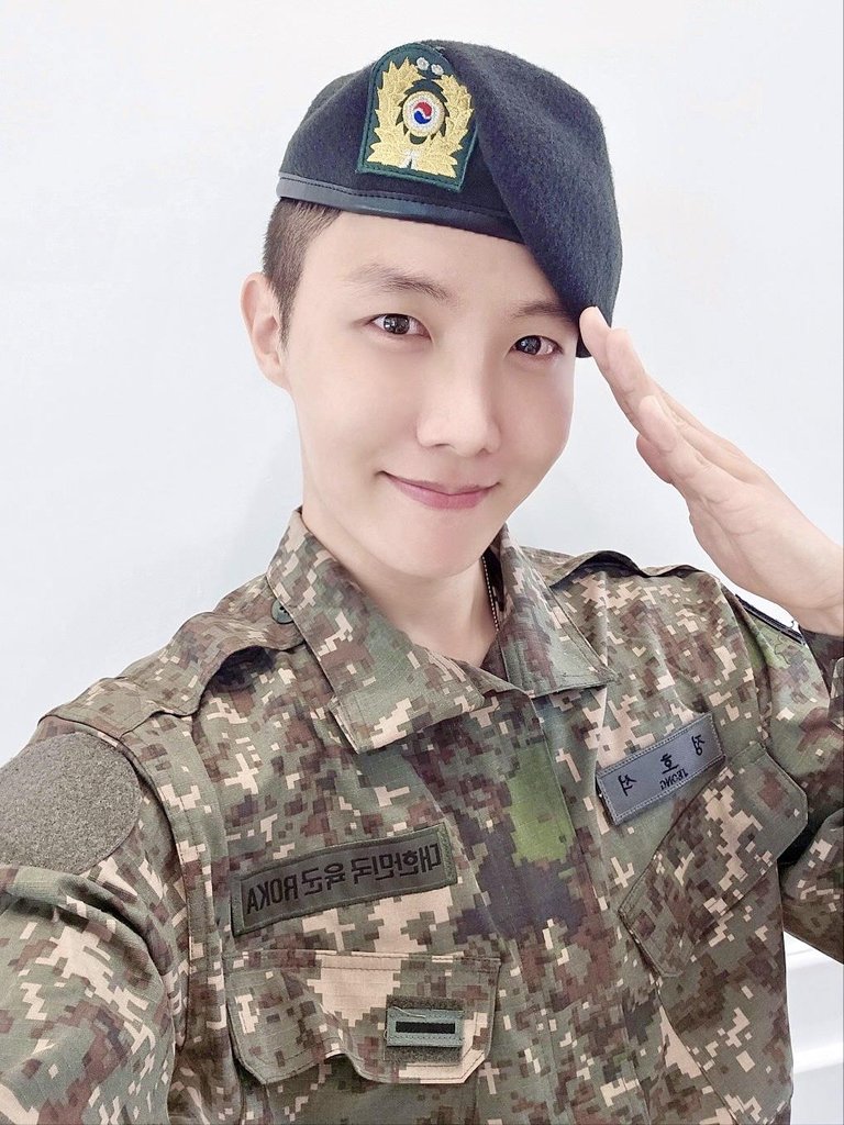 BTS' J-Hope selected as assistant instructor of Army boot camp
