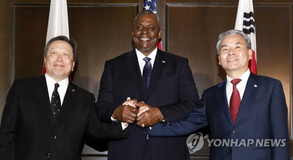 تعاون ثلاثي بين كوريا الجنوبية وأمريكا واليابان