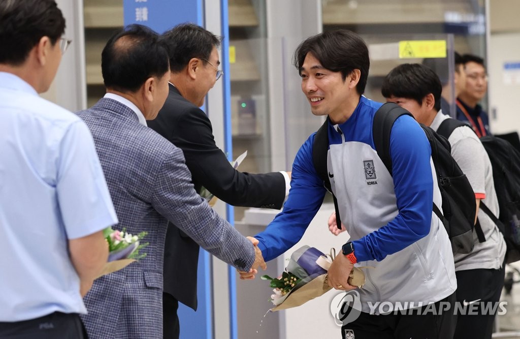 귀국하는 변성환 U-17 축구대표팀 감독