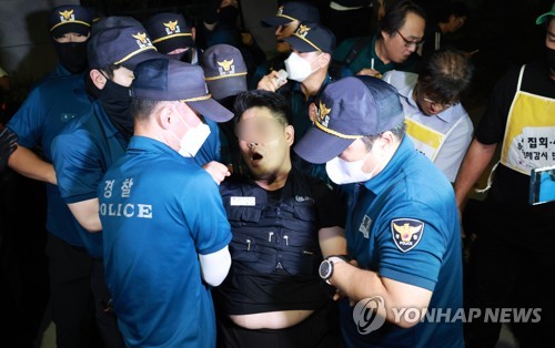 경찰, 금속노조 노숙농성 또 강제해산