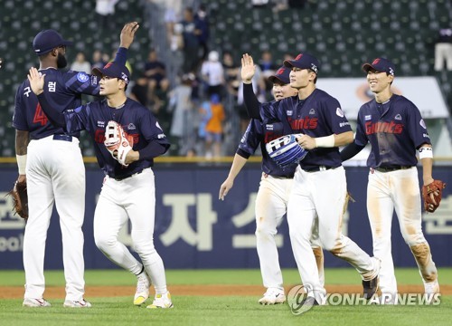 롯데 윌커슨, 두산 12연승 저지…LG 끝내기 맞고 5연패(종합)