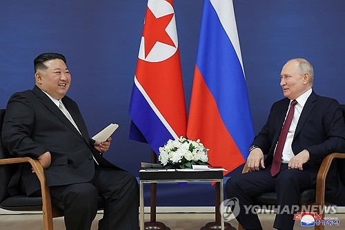Pyongyang et Moscou paieront le prix en cas de commerce d'armes, selon les chefs de la sécurité nationale de Séoul, Washington et Tokyo