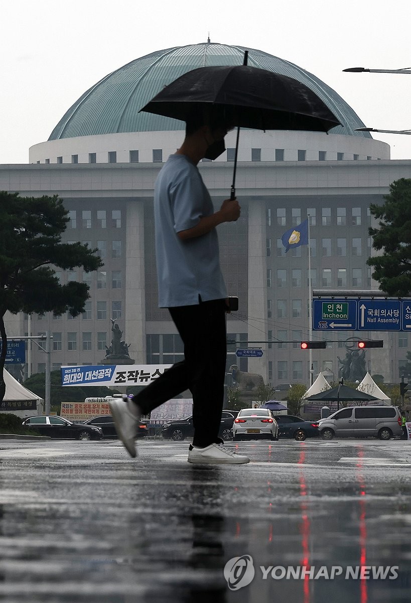 비는 우산으로, 민생은 무엇으로...