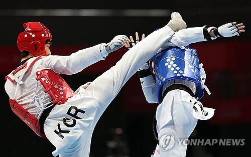 (Asiad) Park Woo-hyeok wins S. Korea's 5th gold in taekwondo