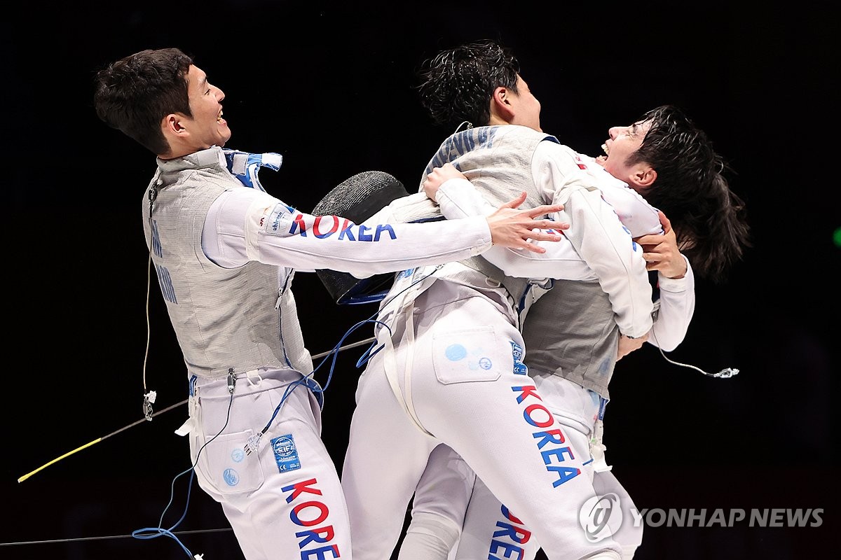 S. Korea Wins Gold In Men's Team Foil Fencing | Yonhap News Agency