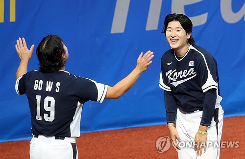 (Asiad) S. Korean pitcher Gwak Been sidelined with back spasms