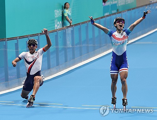 (LEAD) (Asiad) S. Korea takes 2 silvers in roller skating relays