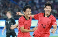 한국 남자축구, 우즈베크 꺾고 결승행…3연패 '한 발 남았다'