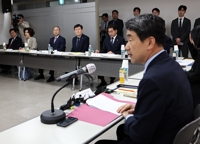 이주호 "대학도 기득권 내려놔야…정원 30%, 전공 없이 입학"