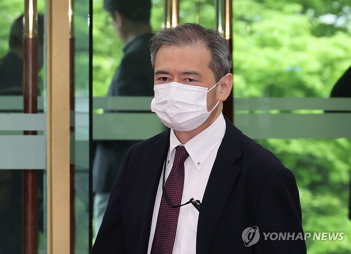 Taisuke Mibae, the deputy chief of mission at the Japanese Embassy in Seoul, enters the South Korean foreign ministry building in Seoul on April 16, 2024, after being summoned over Tokyo's renewed territorial claim to Dokdo. (Yonhap)