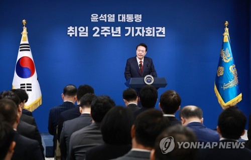 Ruling party praises Yoon's 'frank' press conference; opposition criticizes lack of 'self-reflection'