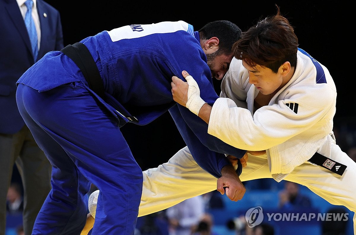 이준환, 이스라엘 사기 무키와 16강전