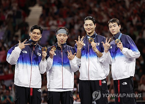 Corea del Sur logra el oro en sable por equipos y se asegura la plata en dobles mixto de bádminton