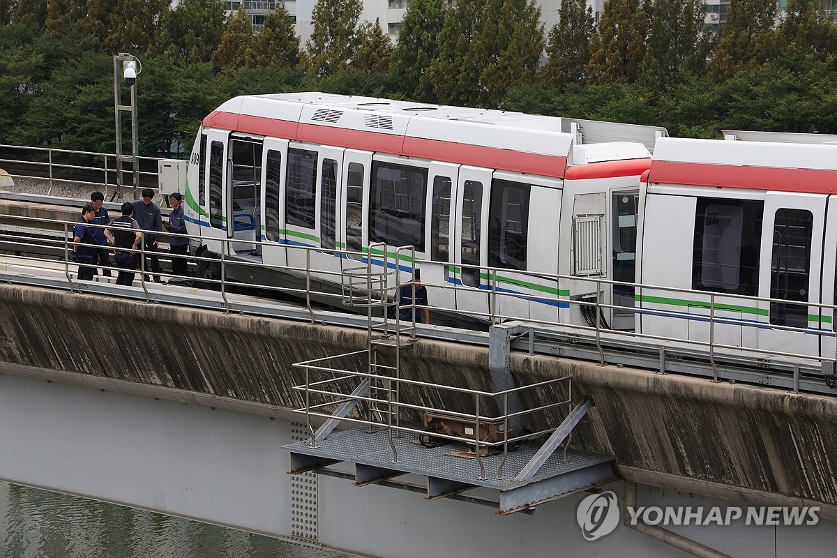 故障で全区間運行ストップ