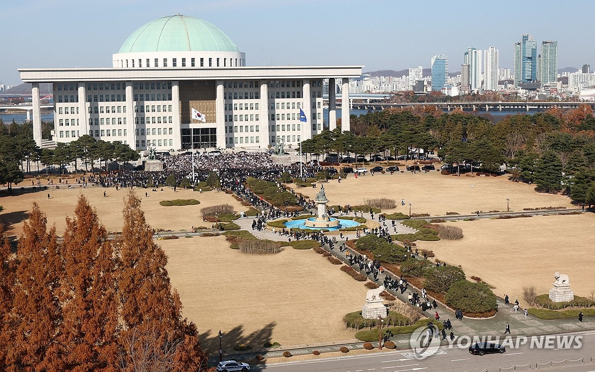 국회로 모여드는 시민들