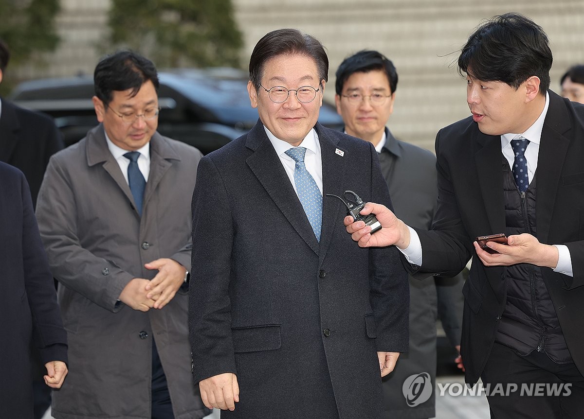 '공직선거법 위반' 2심 결심 공판 출석하는 민주당 이재명 대표