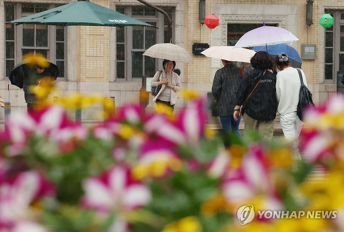 흐리고 비 내리는 노동절…낮 최고 16∼25도