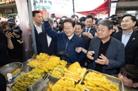 이재명, 강원서 사흘째 '경청투어'…동해안 벨트 집중공략