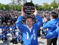 이재명, 'IT 판교·반도체 동탄' 유세…"경제일꾼을 대통령실로"