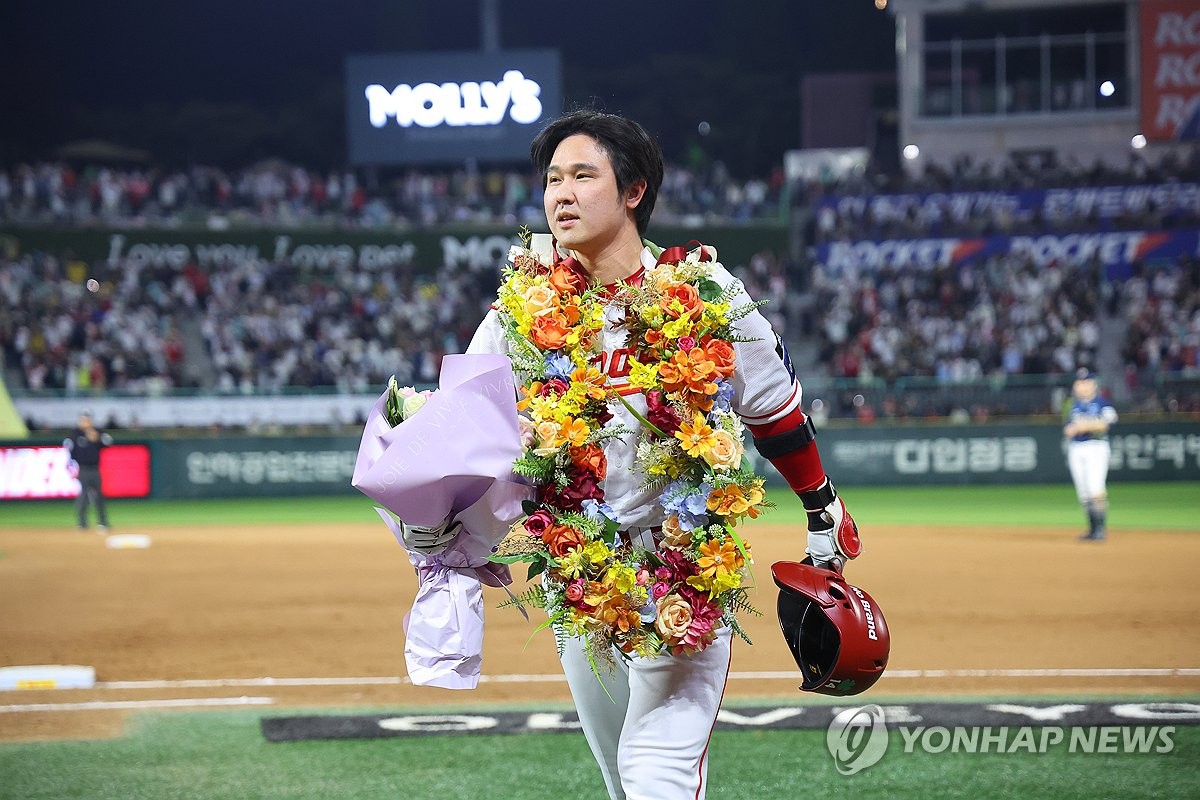 SSG 최정, KBO 리그 최초 500홈런